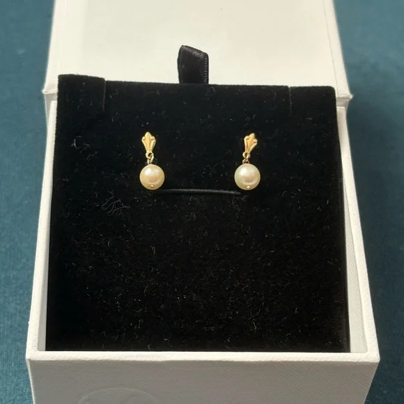 Vintage 14k Pearl Earrings - Picture 8 of 11